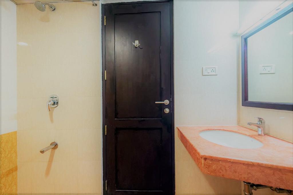 Hotel Geethu International Kovalam Exterior photo