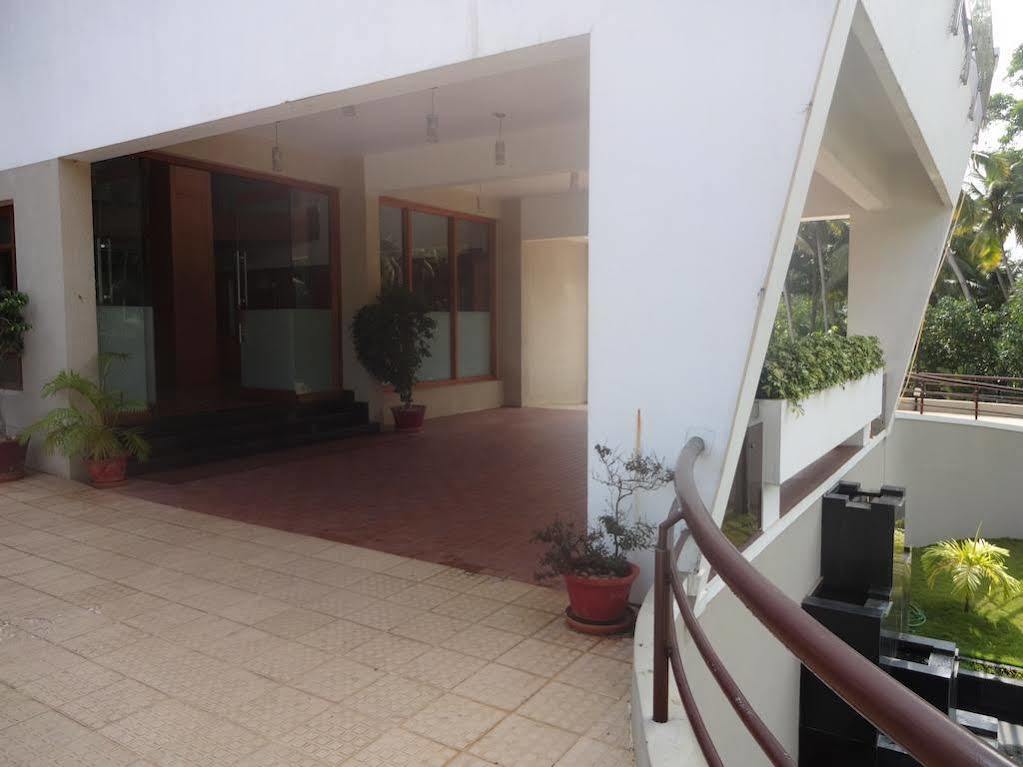 Hotel Geethu International Kovalam Exterior photo
