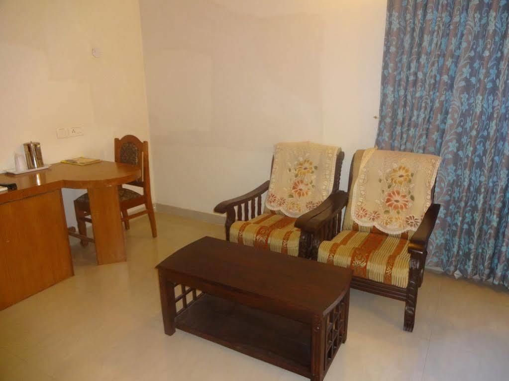 Hotel Geethu International Kovalam Exterior photo